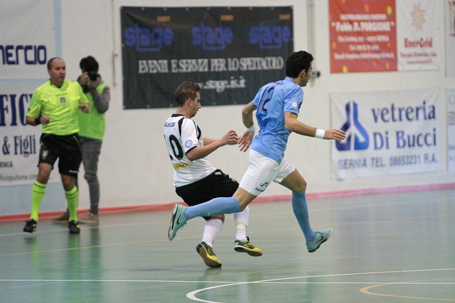 时隔27年重返世界杯正赛，苏格兰多地机场打出广告牌标语庆祝